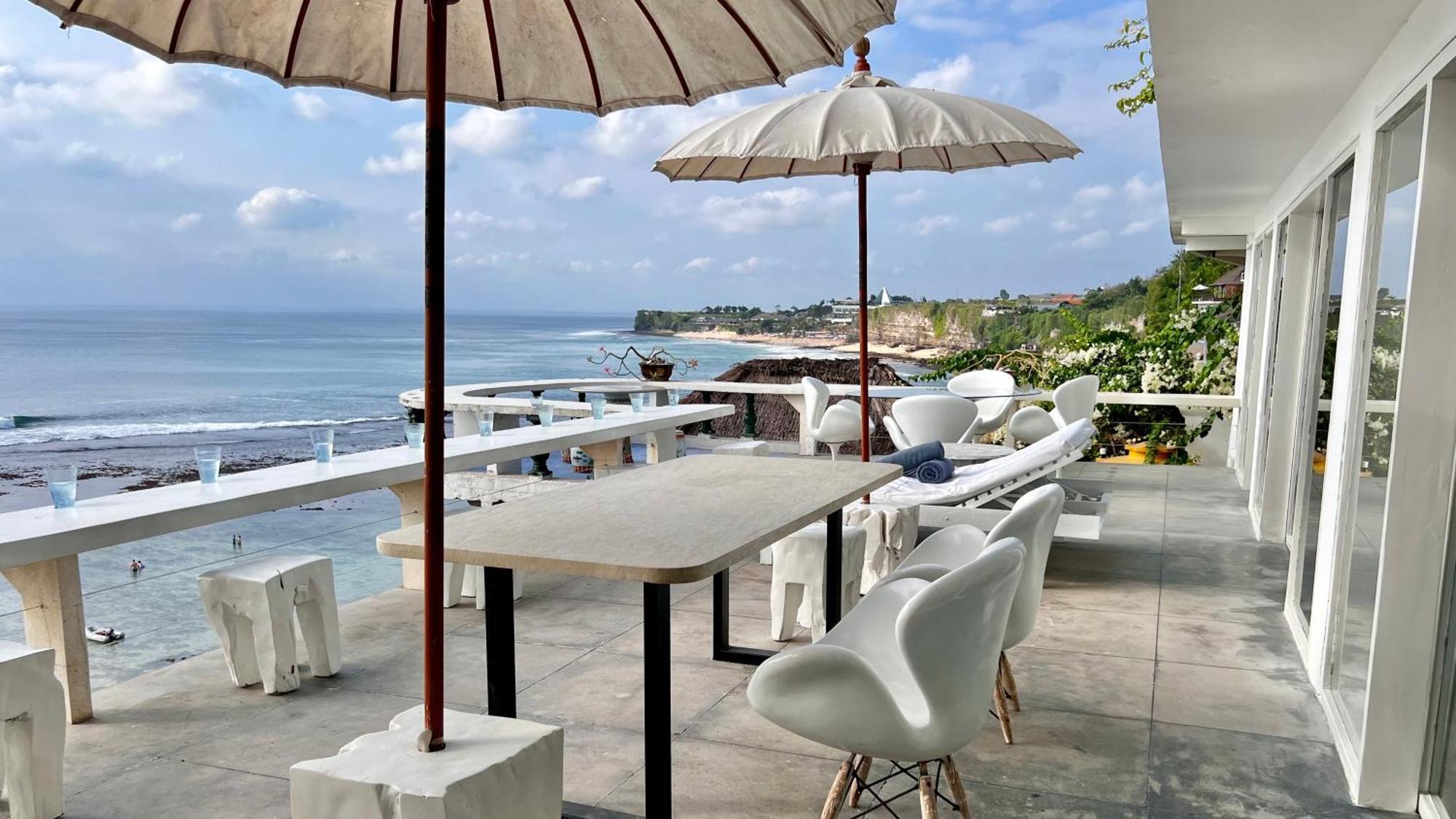 Morabito Art Cliff Uluwatu (Bali)